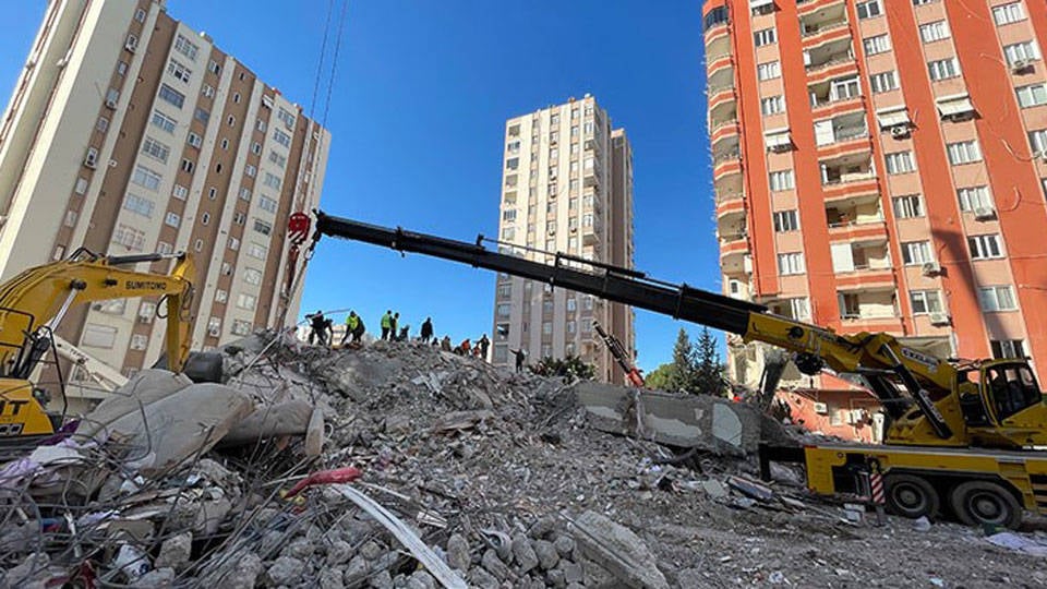 51 kişinin öldüğü Furkan Apartmanı davasında 4 kamu görevlisine dava
