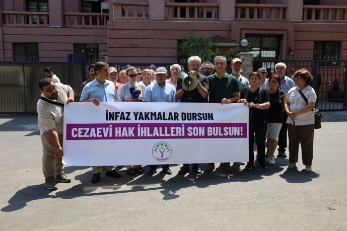 DEM Parti Adalet Bakanlığı önünde: İnfaz rejimi çok sayıda ayrımcı hüküm içeriyor