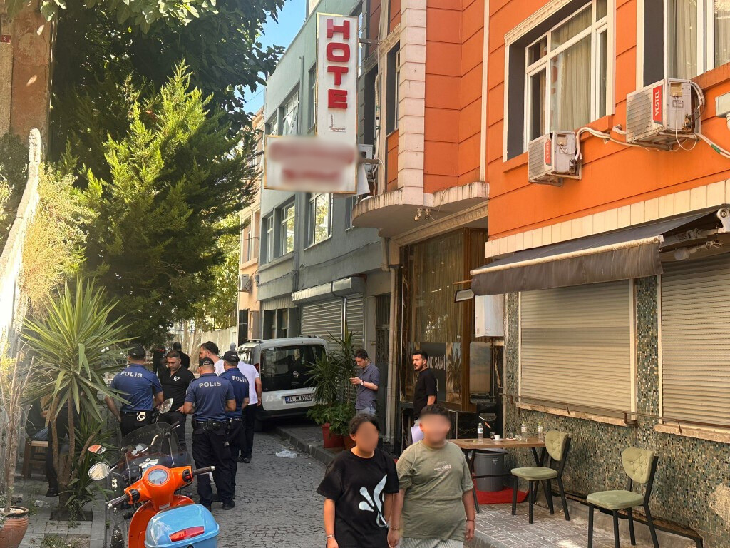 Fatih’teki bir otelde iki çocuk ölü bulundu