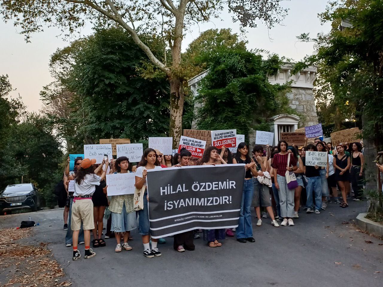 Boğaziçi Üniversitesi öğrencileri Hilal Özdemir için yürüdü: Koruma, aklama, failleri yargıla