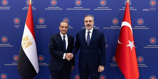 Hakan Fidan, Mısır Dışişleri Bakanı Bedir Abdulati ile görüştü