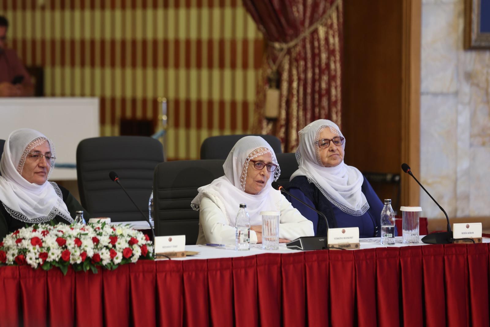 Meclis’teki çözüm komisyonunda Kürtçeye engele tepkiler büyüyor | İHD: Barış Anneleri’nden özür dilenmeli