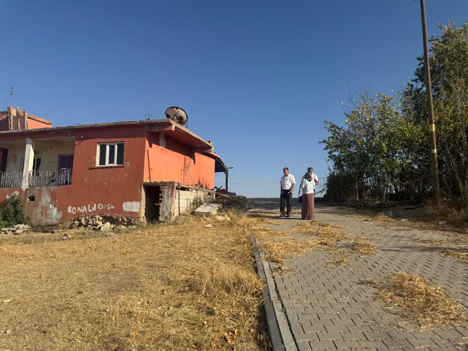Ezidi ailelerine ait mülklerin tahliyesine başlandı: Kapı ve pencereleri sökülen evler tahrip edildi