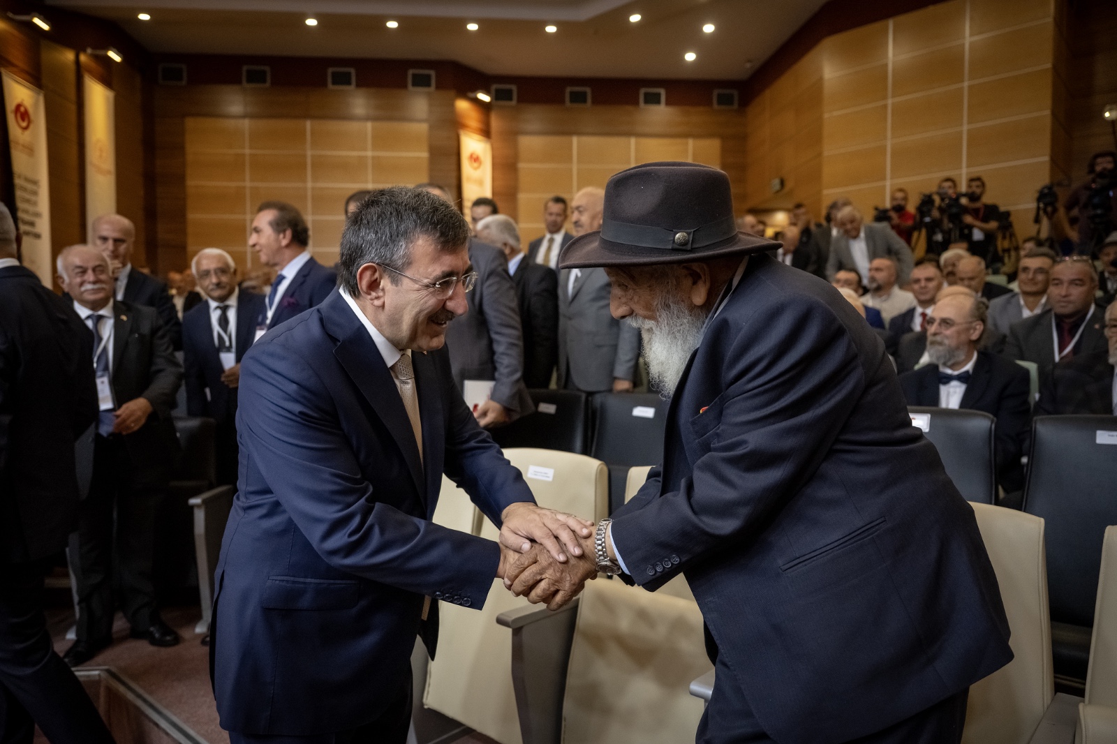 Cevdet Yılmaz: Alevi toplumunun bu sürece çok büyük katkılar sunacağına inanıyorum