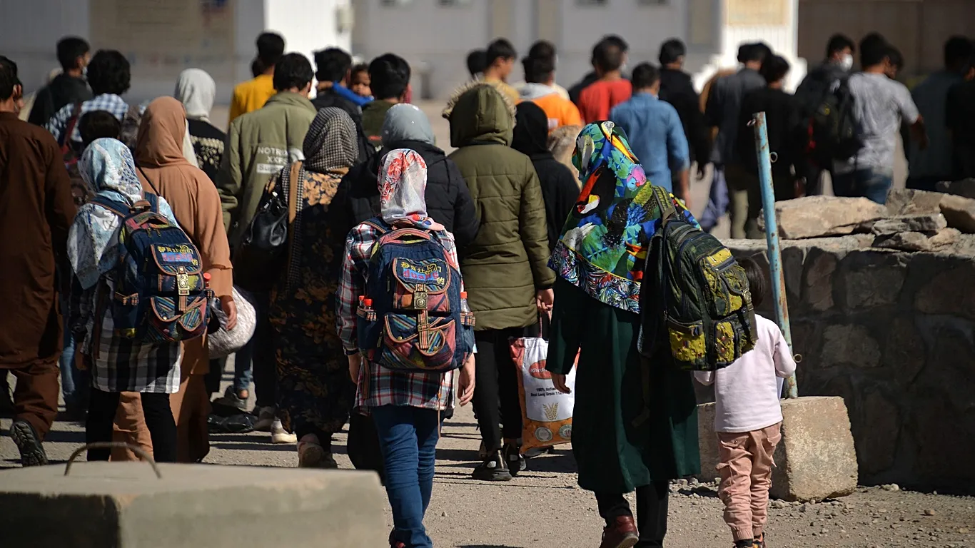 İran en az 800 bin göçmeni sınır dışı edecek