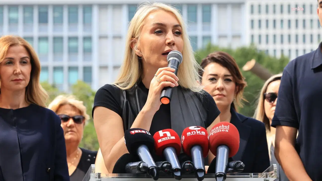 Aile Dayanışma Ağı ‘adalet nöbeti’ için Saraçhane’de