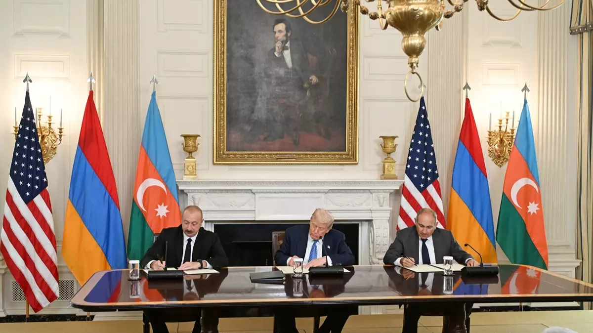 Azerbaycan-Ermenistan anlaşması | İran: Barış için önemli bir adım, dış müdahale konusunda endişe verici