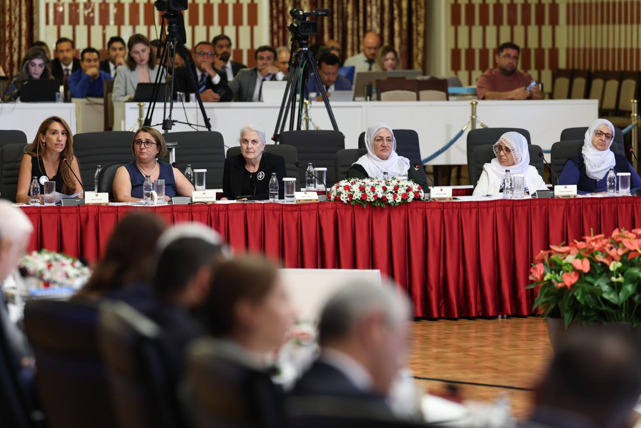 Beyaz tülbentliler Meclis’te: En çok ölenler, barışı en çok isteyenler