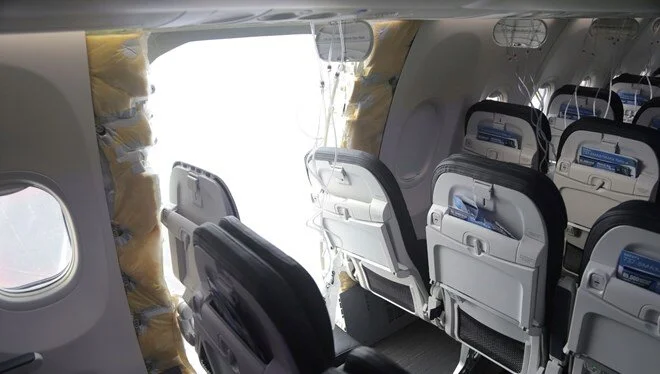 ABD’de kapısı havada açılan uçağın yolcuları Boeing’e dava açtı