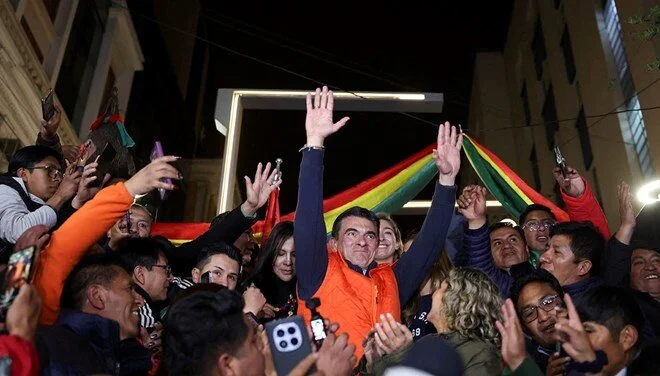 Bolivya tarihinde ilk kez seçimler ikinci tura kaldı: Sol, 20 yıl sonra seçimleri kaybetti