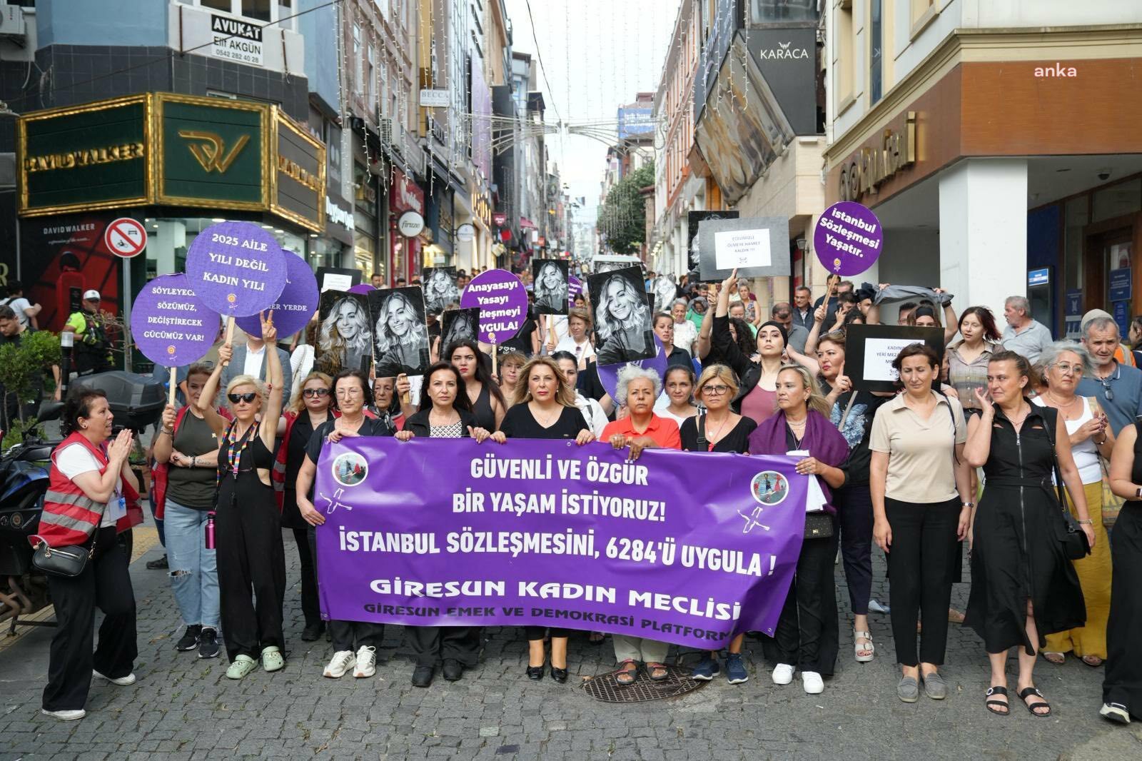 Giresun’da kadınlar, Sinem Topaloğlu ve yaşamını yitiren kadınlar için yürüdü