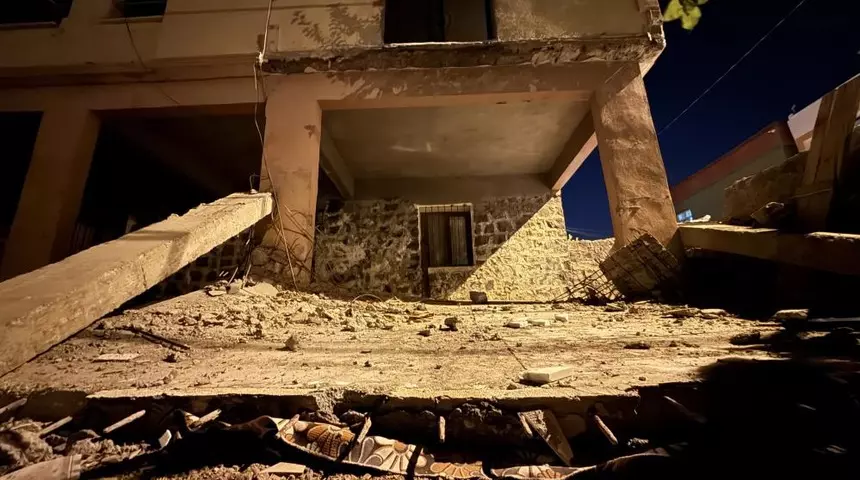 Diyarbakır’da bir evin balkonu çöktü: 2’si çocuk 5 yaralı