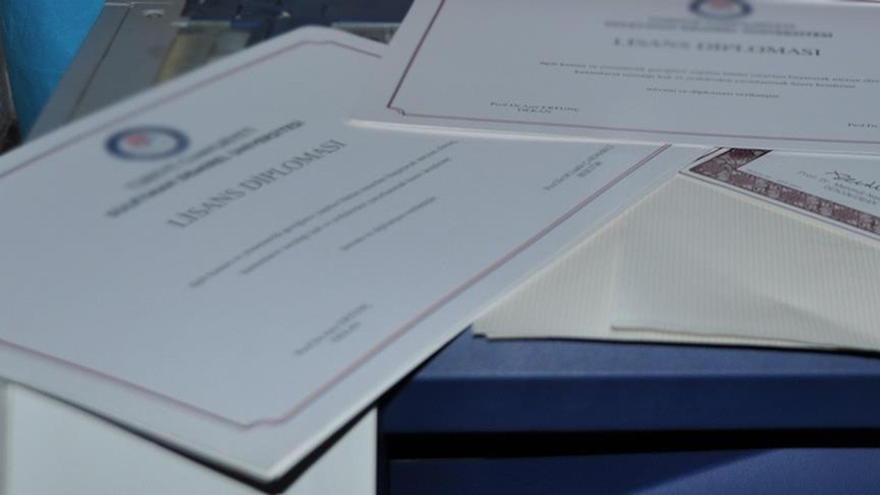 Sahte diploma soruşturması: Devlet kurumlarının dijital sistemleri nasıl aşıldı?