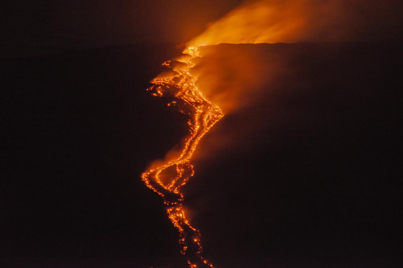 Etna Yanardağı yeniden faaliyete geçti: Lavlar 2 bin 700 metreye ulaştı