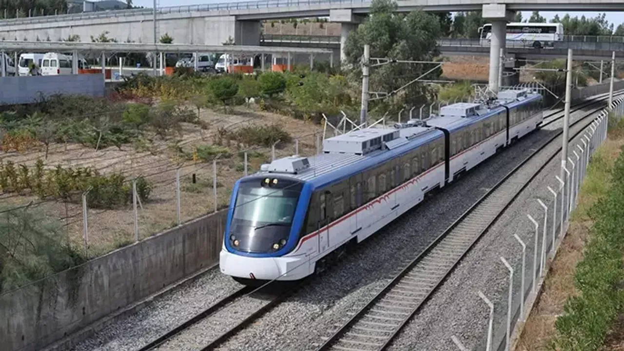 Kamu çalışanları iş bıraktı: İZBAN bugün çalışmayacak