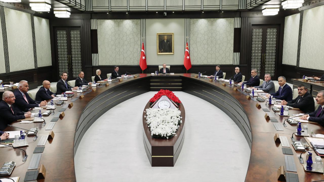 Kabine toplanıyor: Masada hangi başlıklar var?