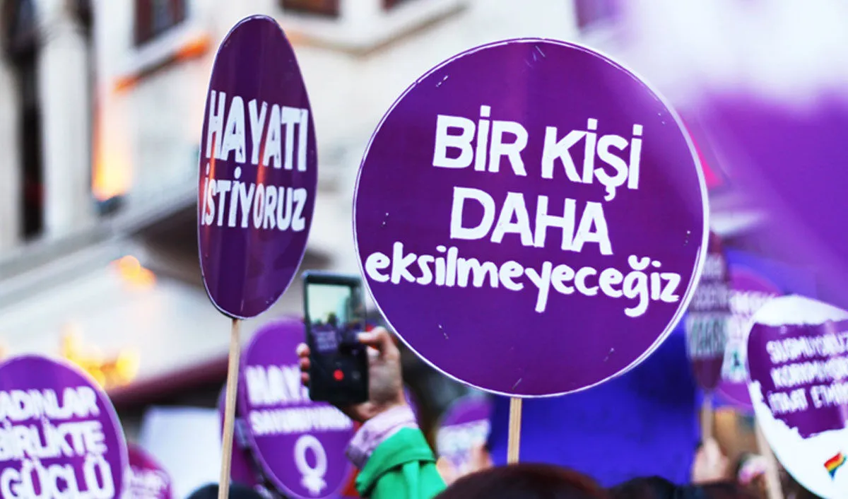 Diyarbakır’da erkek şiddeti: Taksiye binerek kaçmaya çalışan kadın ve taksici vuruldu