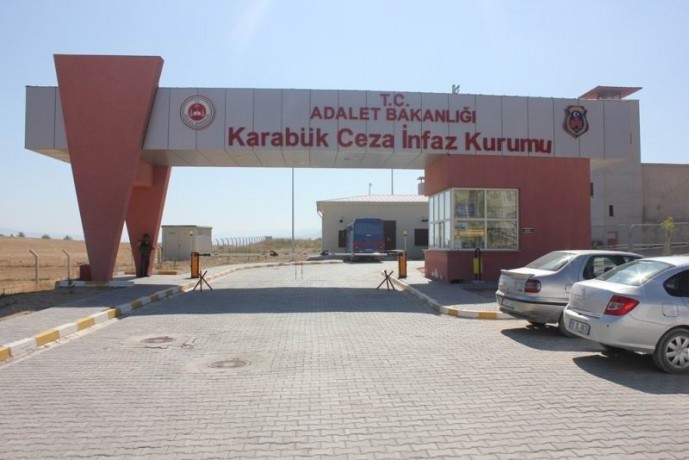 Karabük T Tipi Cezaevi’nde 14 tutuklunun tahliyesi ertelendi