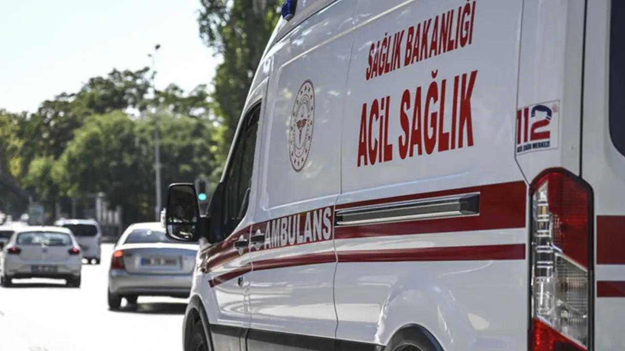 Tarım işçilerini taşıyan minibüs uçuruma yuvarlandı: 3 ölü, 18 yaralı