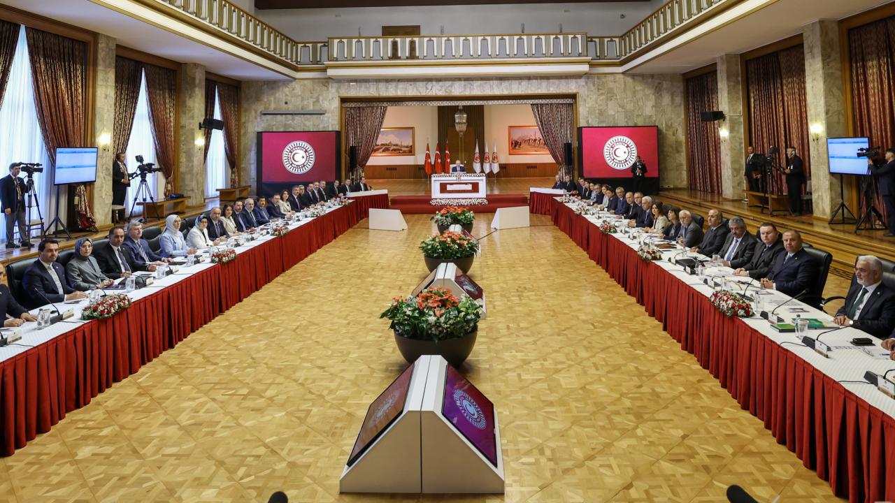 DEM Parti’nin önerisiyle komisyona üç yeni isim seçilecek
