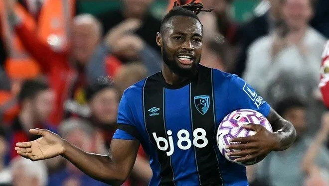 Futbol sahasında ırkçı saldırı: Liverpool soruşturma başlattı