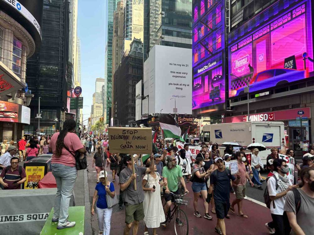 New York’ta on binlerce kişi Gazze’ye saldırıları protesto etti