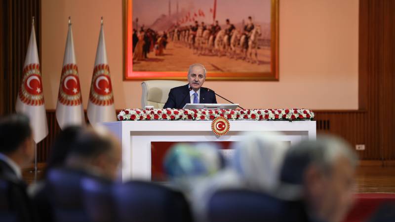 Kurtulmuş, komisyondaki parti temsilcileriyle bir araya geldi