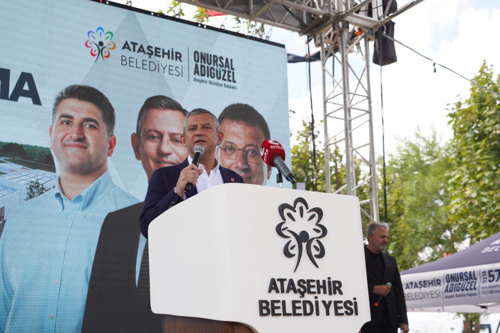 Özgür Özel: İçerideki arkadaşlarımız en kısa sürede çıkacaklar