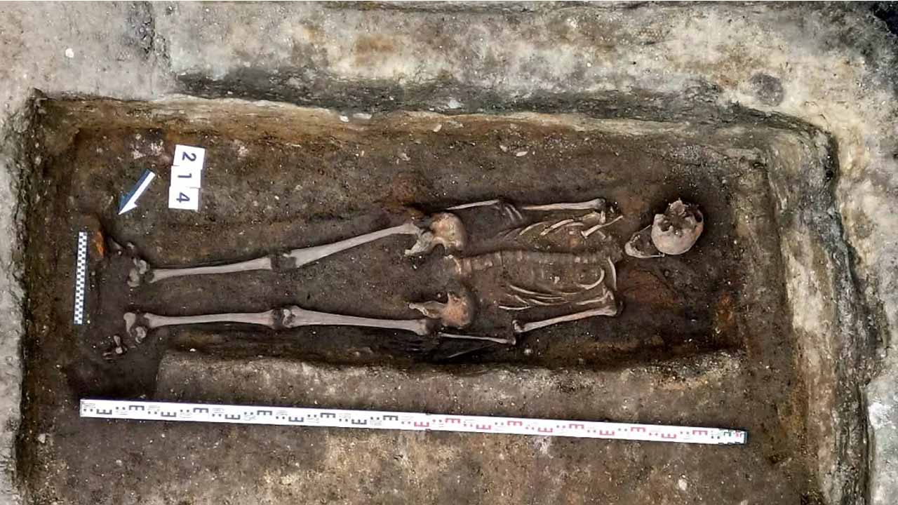 Polonya’da bir dondurmacının altında Ortaçağ şövalyesine ait iskelet bulundu