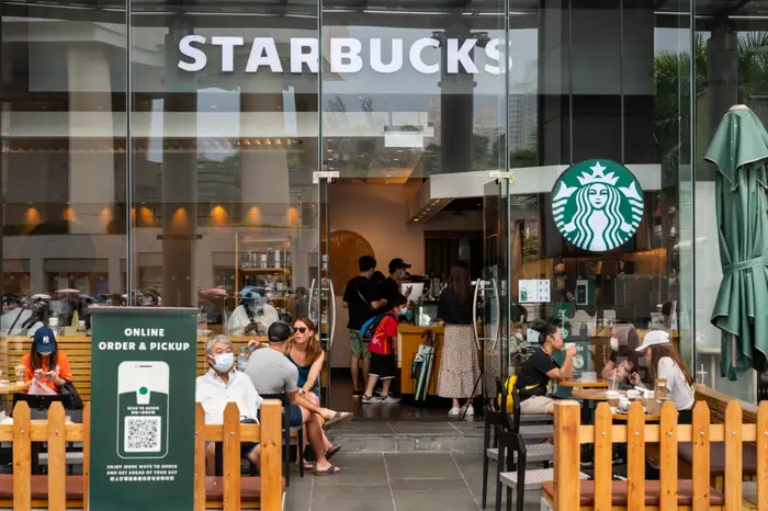 Starbucks’tan yeni karar; müşterilerin mağazaya masaüstü bilgisayar ve yazıcı götürmesi yasaklandı