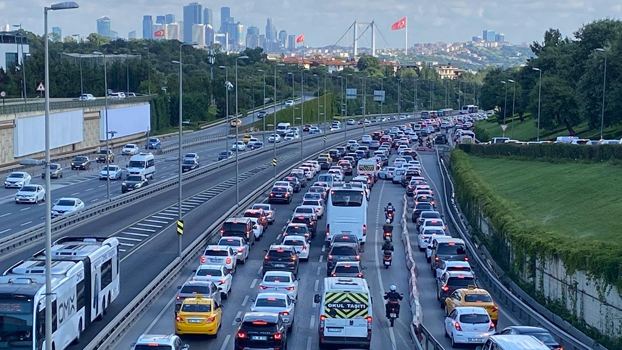 İstanbul’da bazı yollar trafiğe kapatıldı