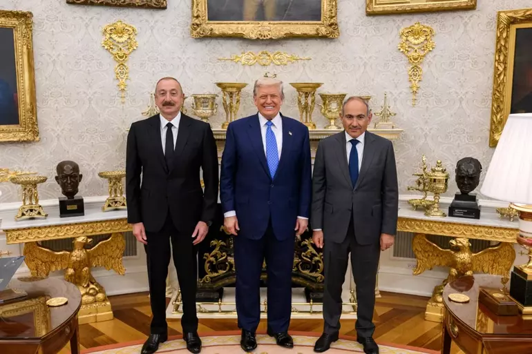 Kremlin: Paşinyan, Trump ve Aliyev ile görüşmesi hakkında Putin’e bilgi verdi