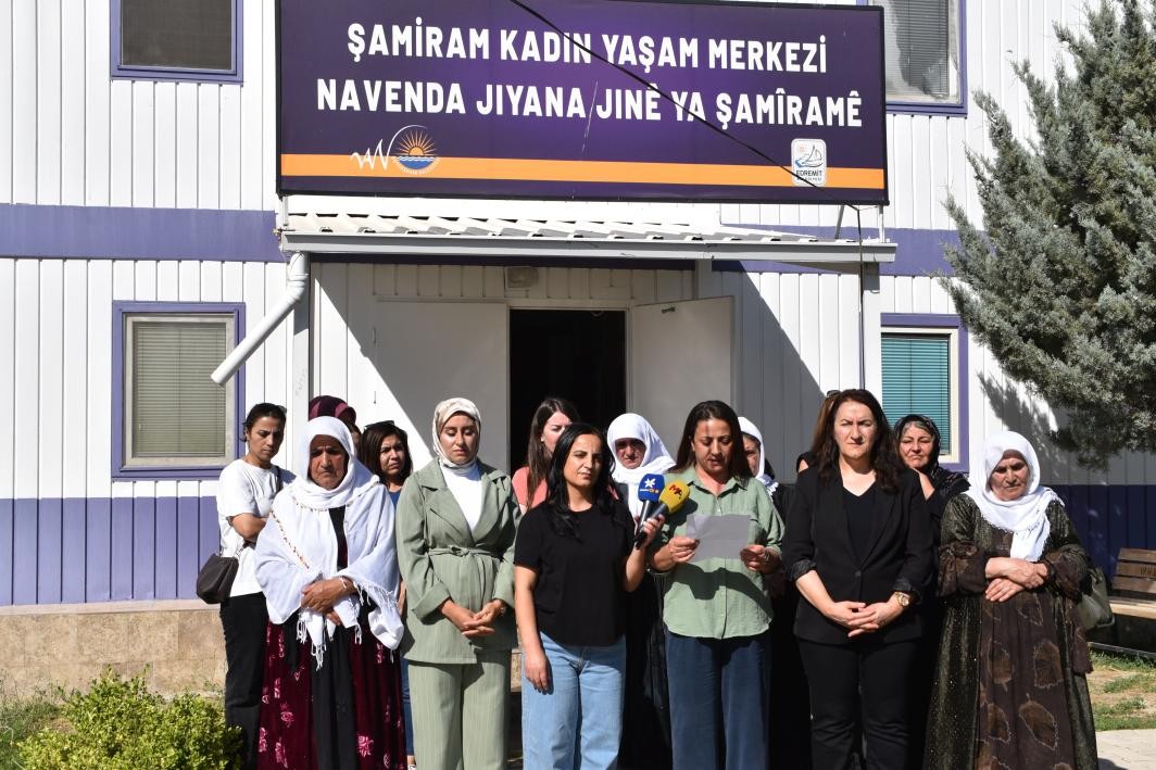 Van’da kayyımın Şamiram Kadın Yaşam Merkezi’ni kapatma kararına protesto