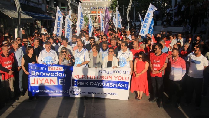Van’da işçilerin kayyım protestosu sürüyor