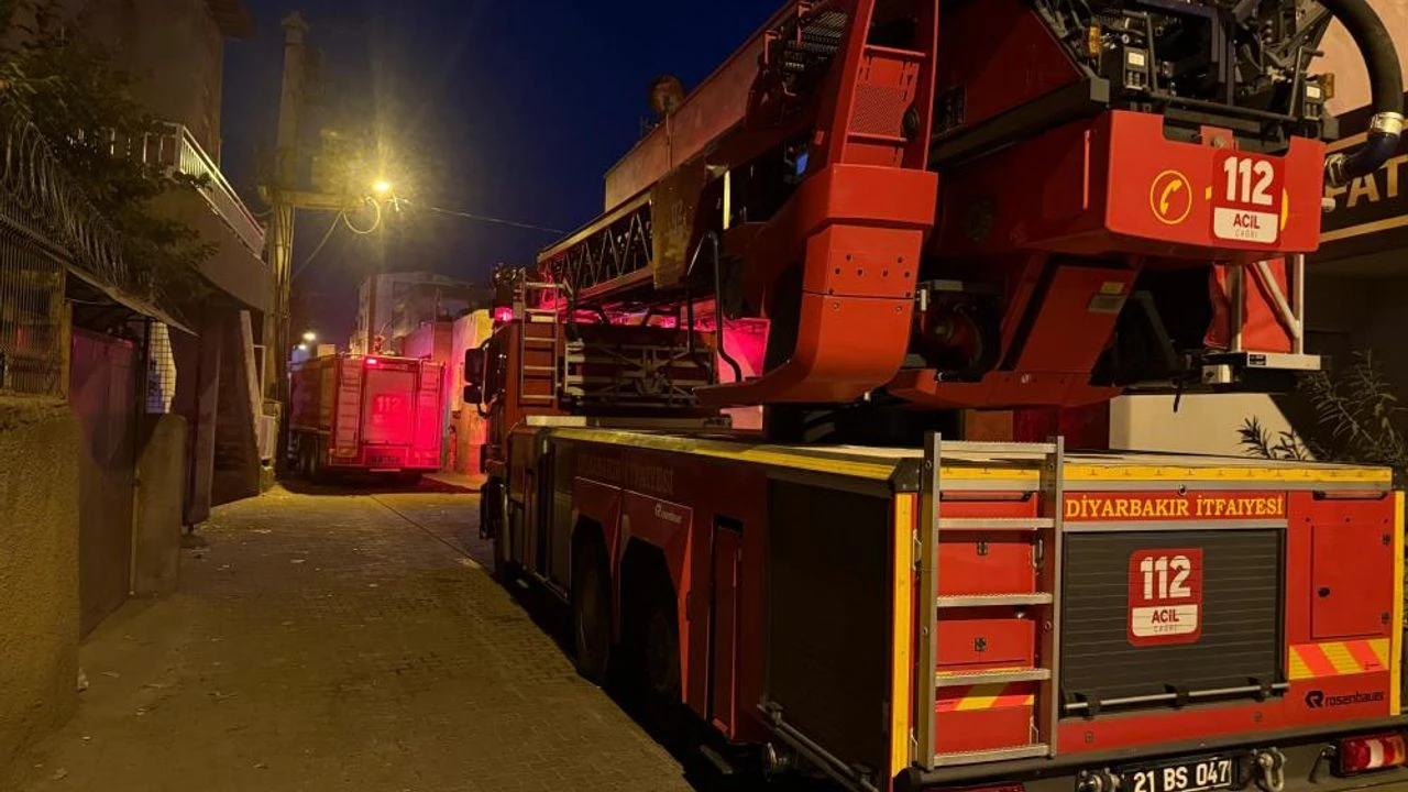 Diyarbakır’da bir evde patlama sonrası yangın: 1’i ağır 4 yaralı