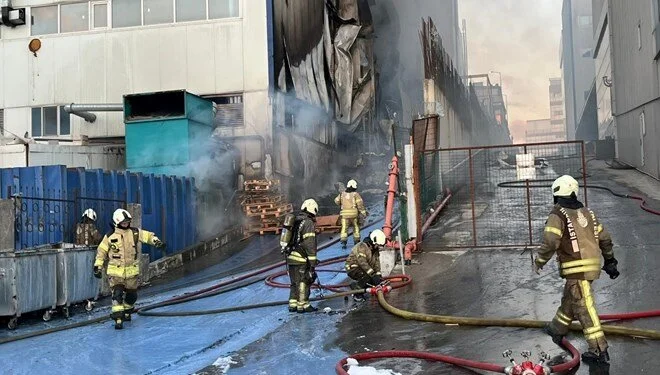 Arnavutköy’de fabrika yangını