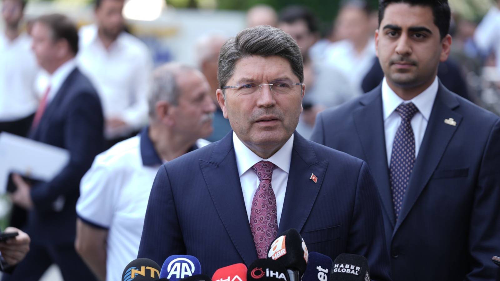 Adalet Bakanı’ndan Özgür Özel’in ‘HSK’yı topla’ çağrısına yanıt