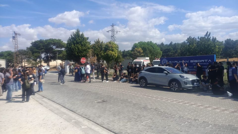Çanakkale’de orman yangını: Bir lise tedbir amaçlı boşaltıldı