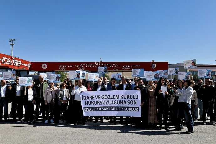 Kadın tutuklulara yönelik infaz yakma uygulamaları Sincan Cezaevi’nde protesto edildi