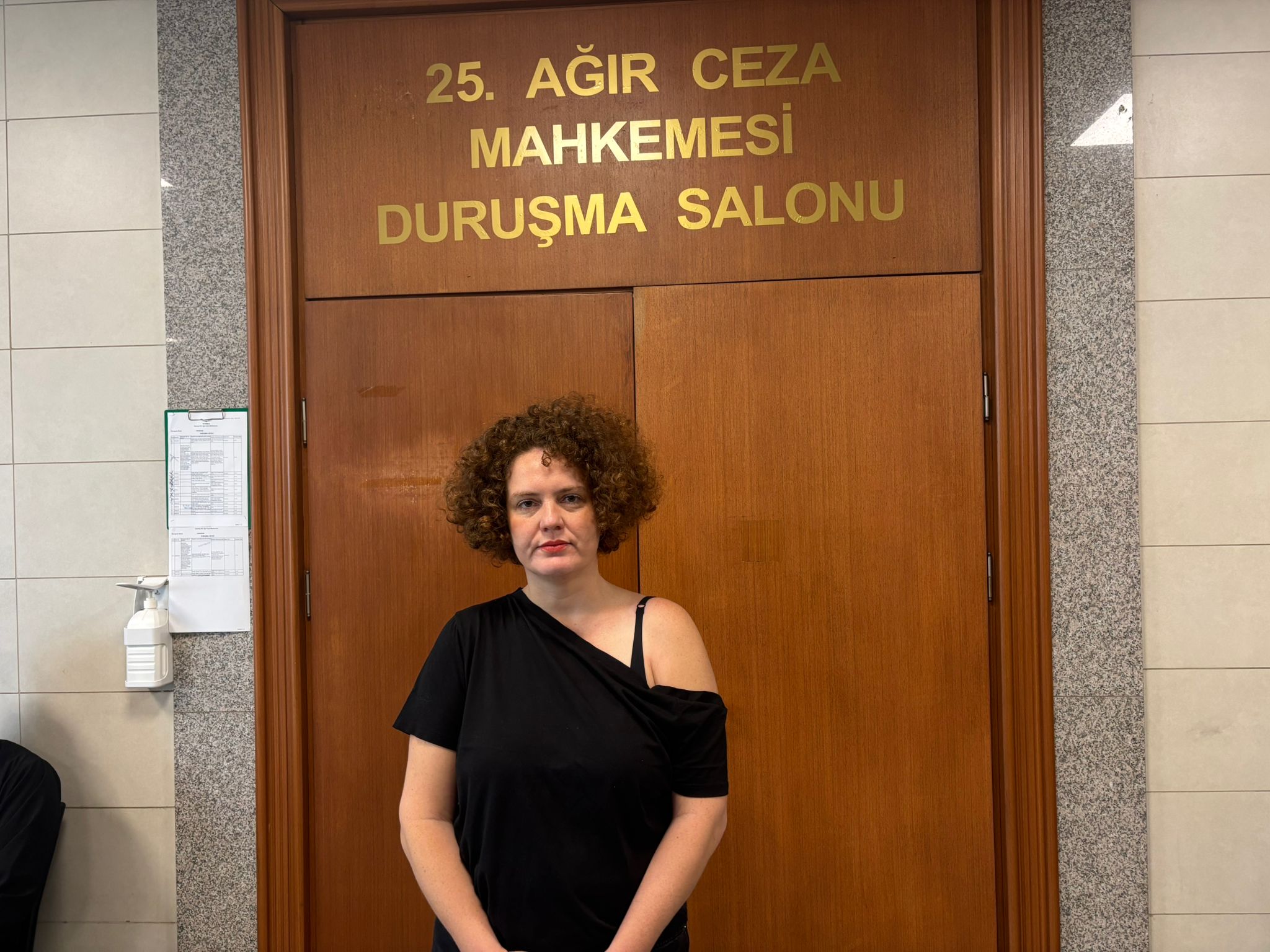 Gazeteci Elif Akgül’ün yurt dışına çıkış yasağı devam edecek