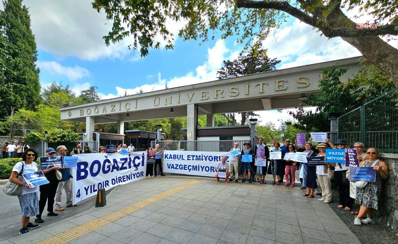 Boğaziçi mezunlarından kadın cinayeti açıklaması: Bizlere yasak olan kampüse rahatça giriyorlar
