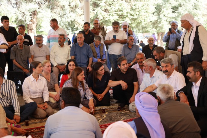 Niğde’de saldırıya uğrayan Kürt işçilere ziyaret: Paralarının ödeneceği sırada saldırıya uğruyorlar