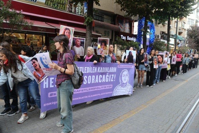 Eskişehir’de kadınlar Rojin Kabaiş için yürüdü