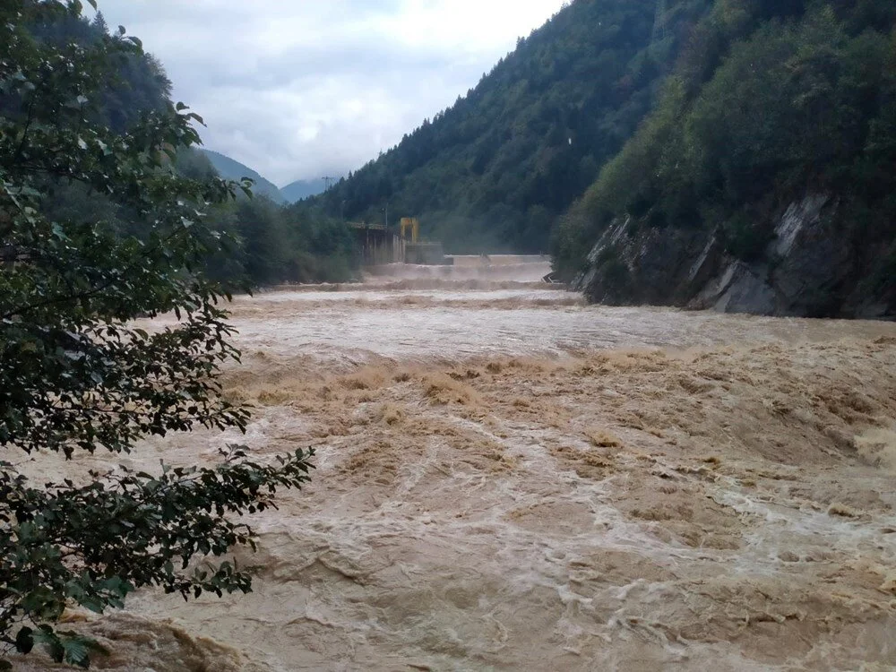 Yağış Karadeniz’de sel ve heyelana neden oldu:  4 kente turuncu uyarı