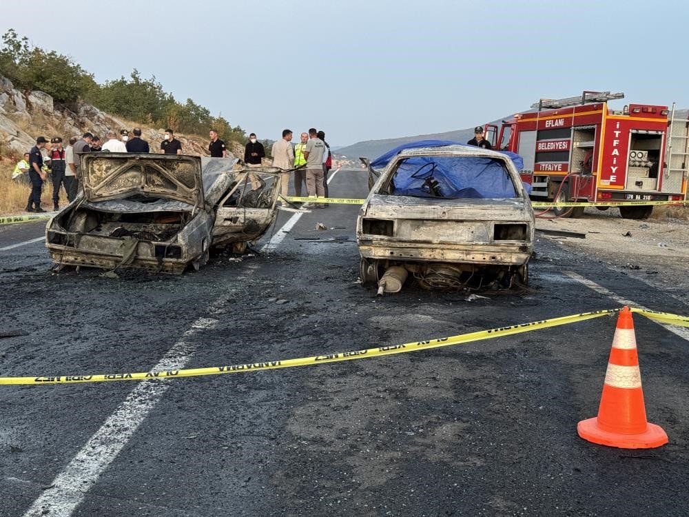 Çorum’dan üniversite kaydı için yola çıkan aile Karabük’te yanarak hayatını kaybetti