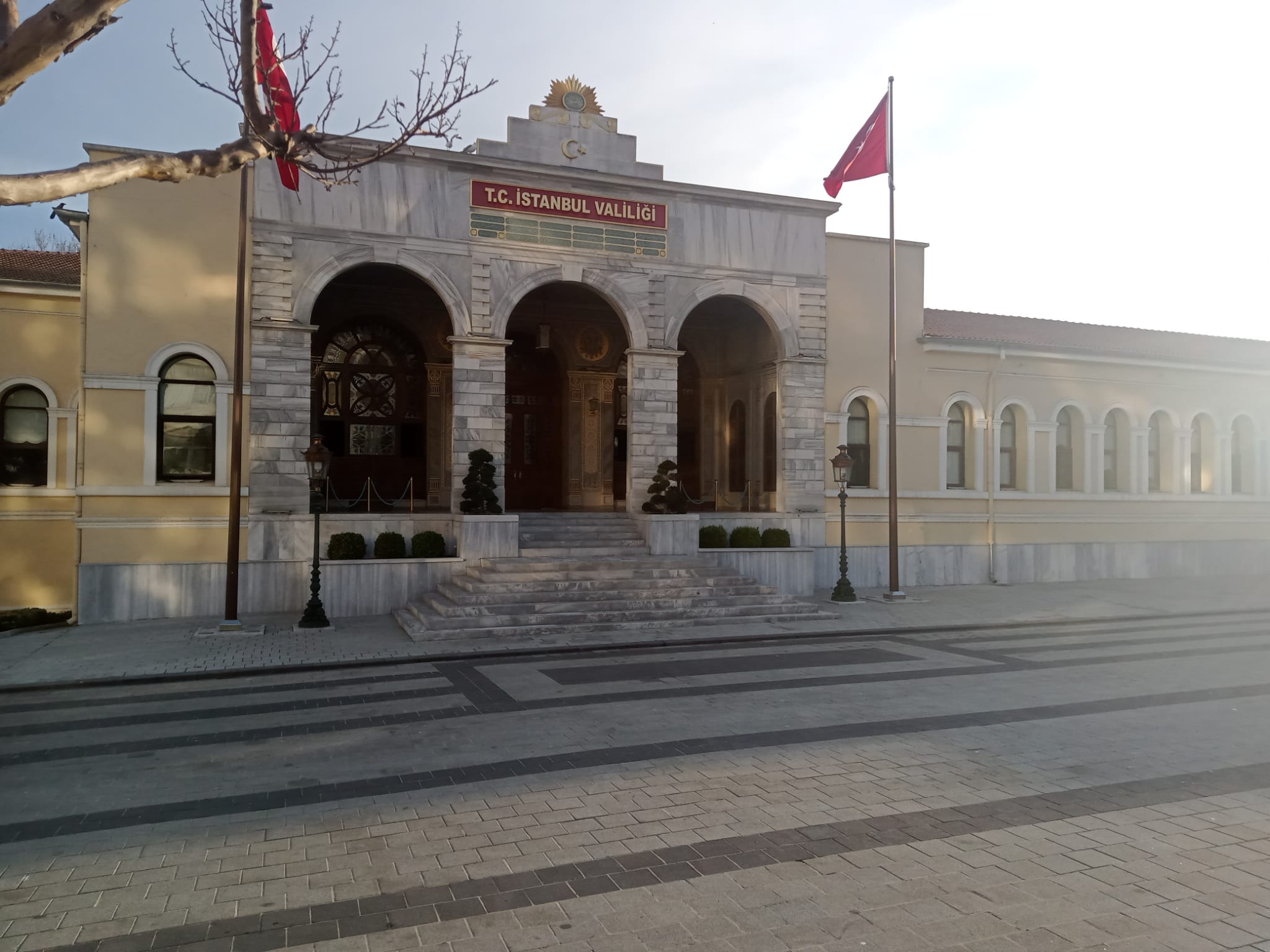İstanbul Valiliği’nden Enrico Macias konseri öncesi yasak kararı