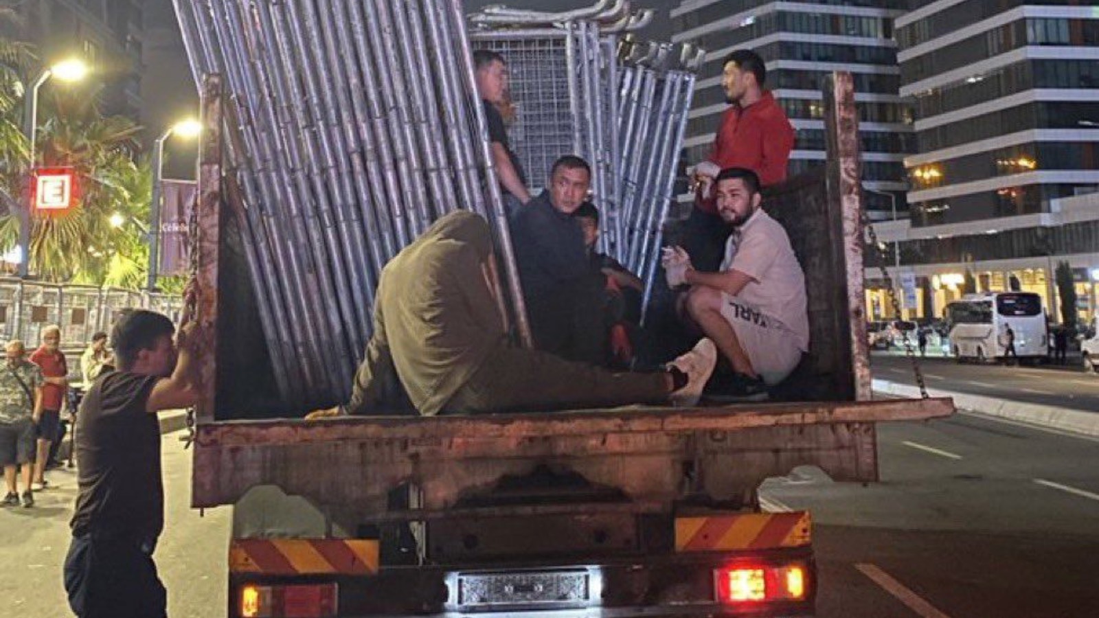 CHP’li Murat Bakan’dan Yerlikaya’ya plakasız araç ve yabancı uyruklu kişiler sorusu