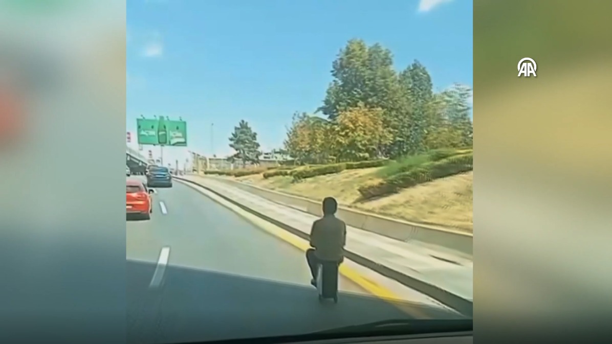 Ankara’da bir yurttaş valizle trafikte yolculuk yaptı