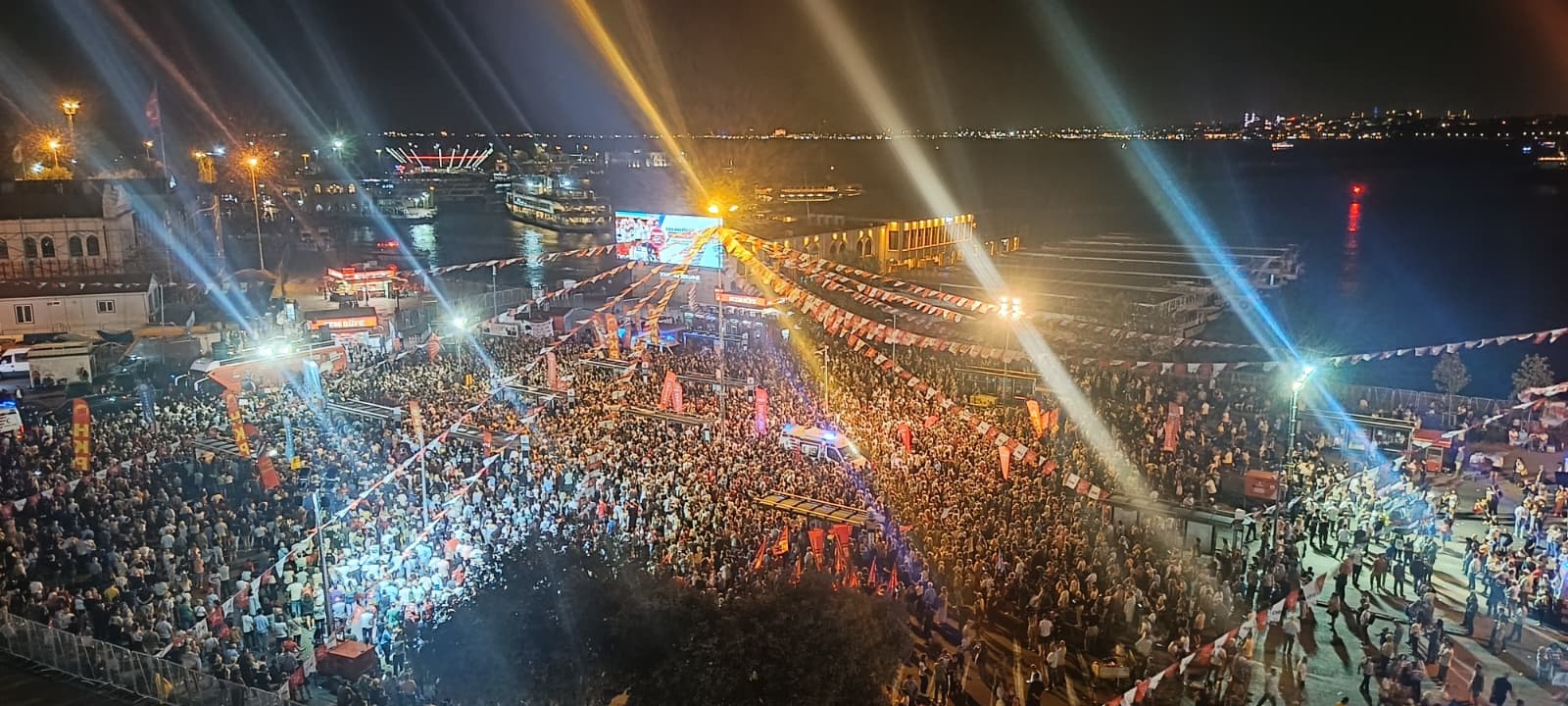 CHP’nin Kadıköy mitingi | İmamoğlu’nun mesajı okundu: Seçimle gidecek