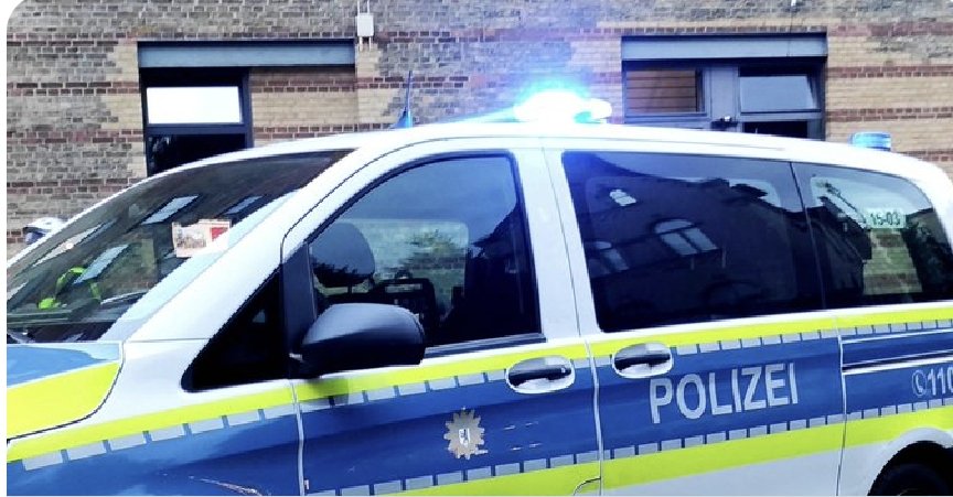 Berlin’de araç kalabalığa daldı: Çok sayıda yaralı var